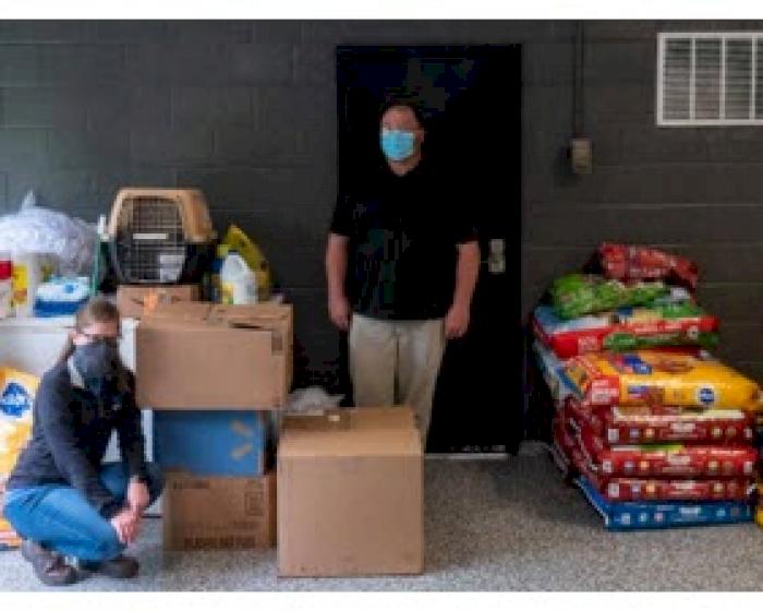 McWane Ductile Ohio donates 150 items to local animal shelter